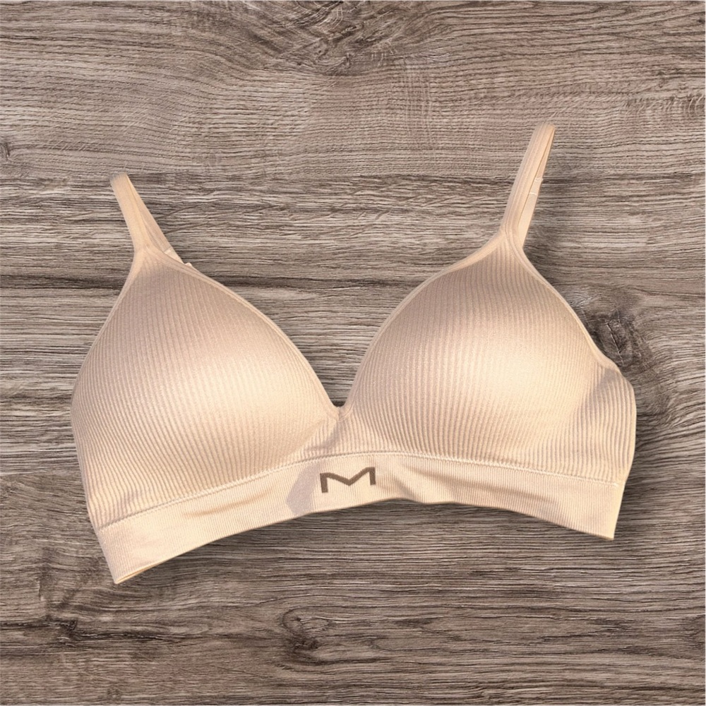Maidenform Cream T-Shirt Bra with Molded Cups and Adjustable Straps